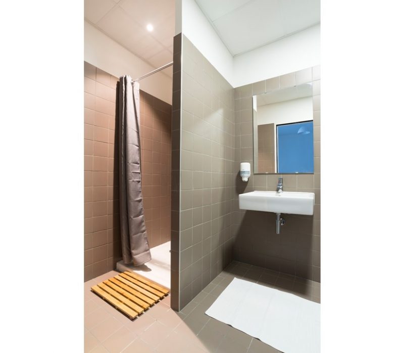 salle de bain dans chambre d'hôtel dans le centre ville dans Bordeaux
